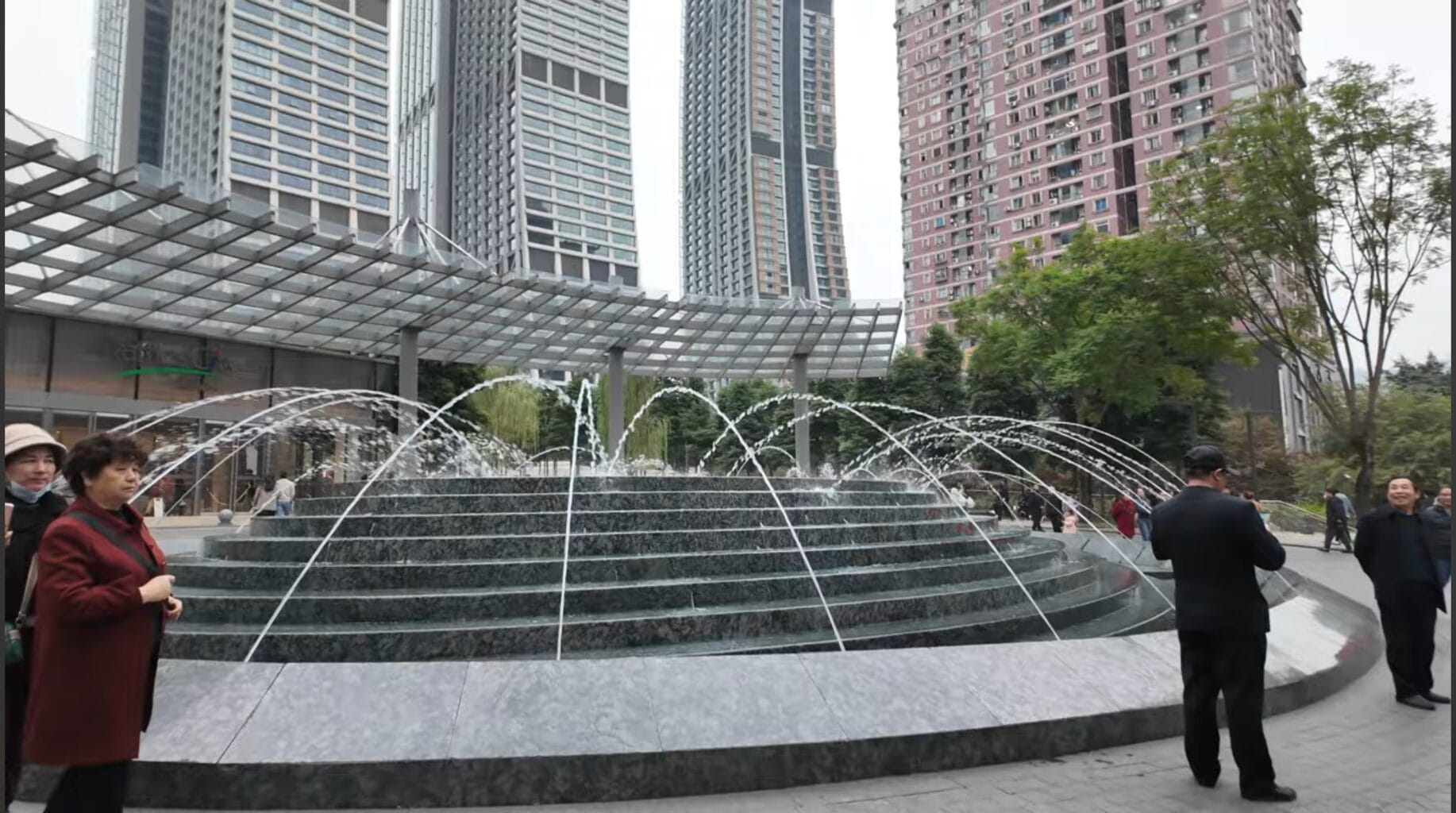 A China fez de novo_ construiu um arranha-céu horizontal de 300 metros sobre quatro edifícios