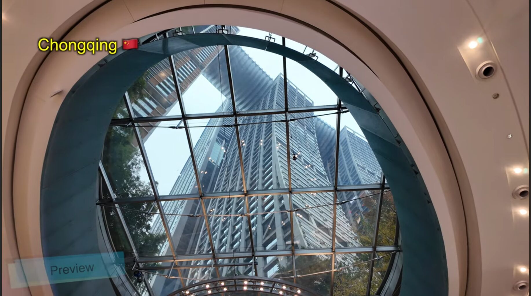 A China fez de novo_ construiu um arranha-céu horizontal de 300 metros sobre quatro edifícios