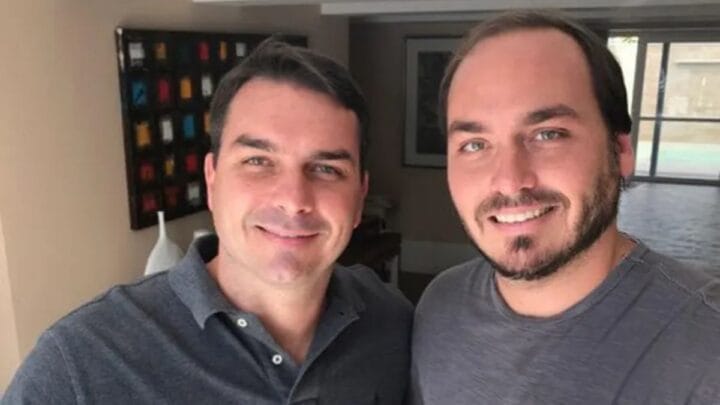 Carlos Bolsonaro sai em defesa de Flávio após vazamento de ádio a Vorcaro Veja a verdade