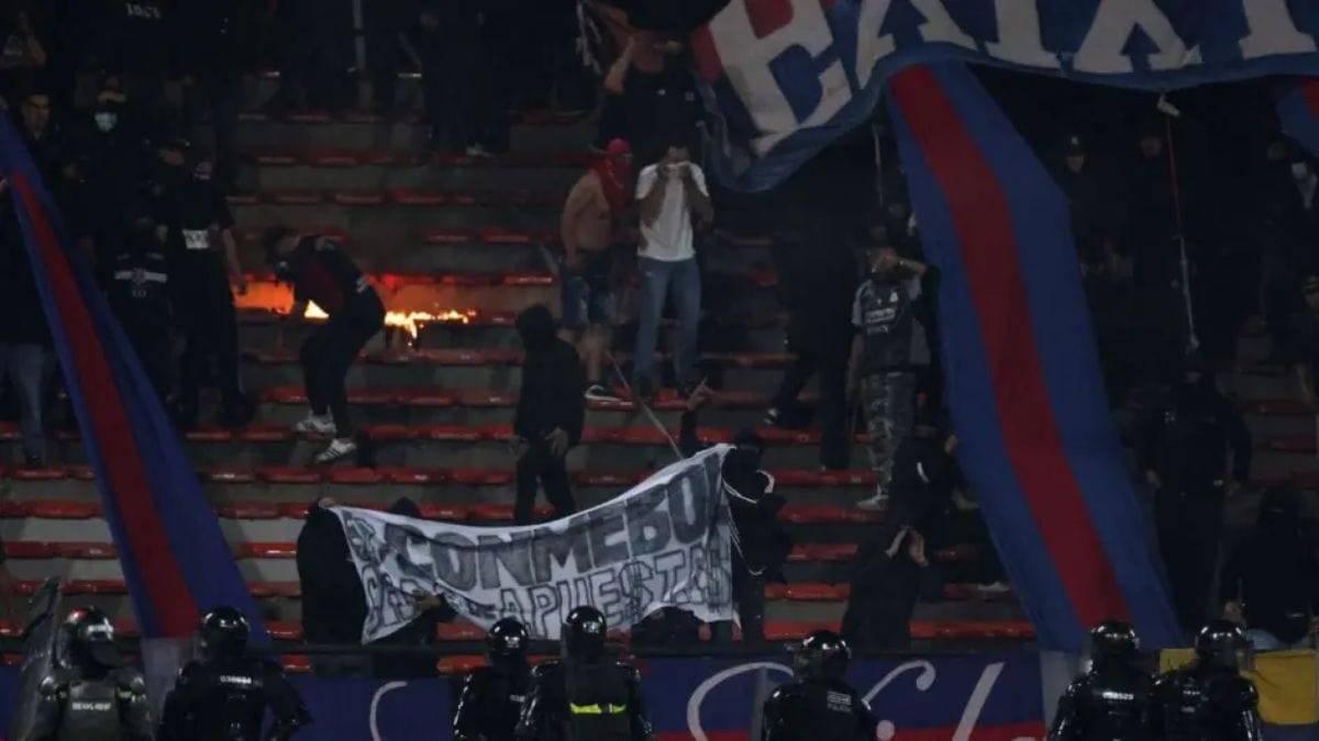 Confusão entre torcedores e polícia cancela Independiente Medellín x Flamengo, pela Libertadores (Foto: REUTERS/Luisa Gonzalez)