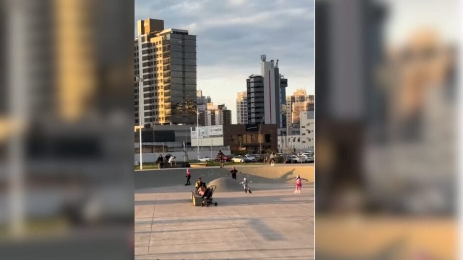 Criança cai de pista de skate de São José