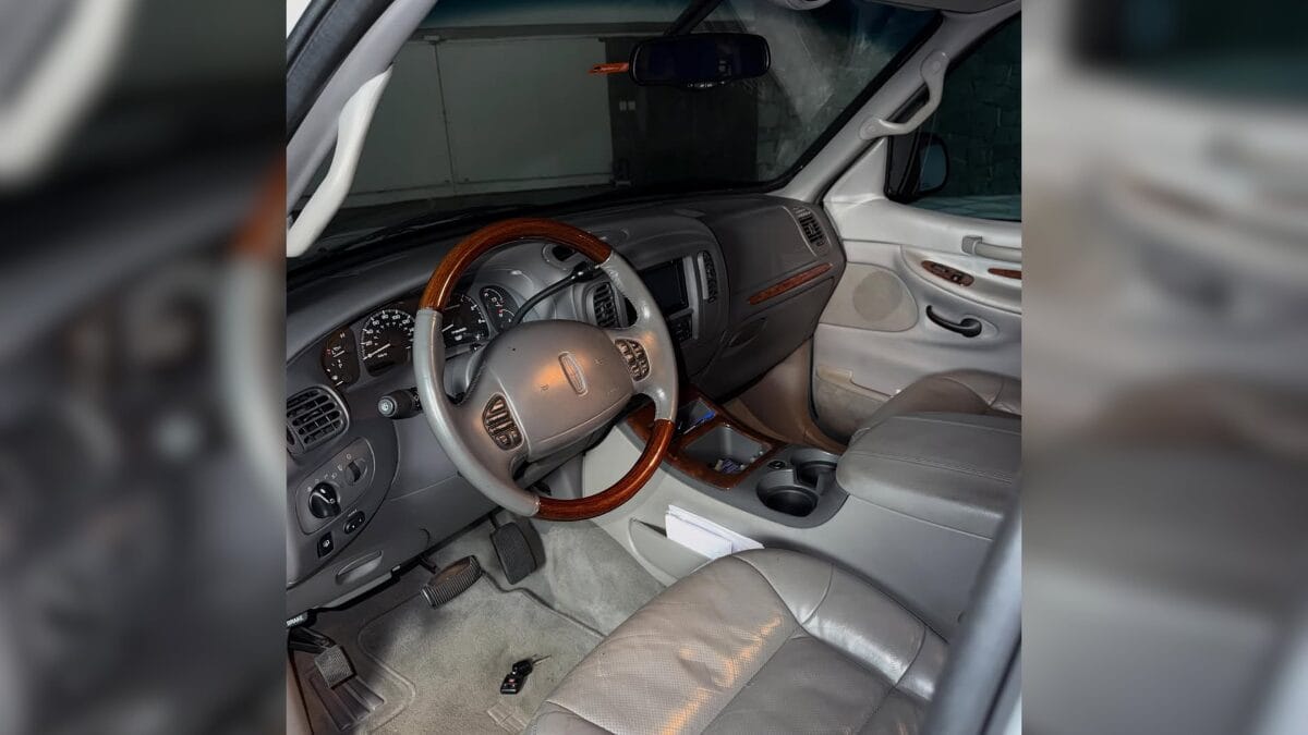 Filho de Gugu exibe SUV de luxo intacto que era o favorito do apresentador