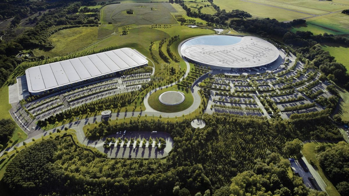 Fábrica da McLaren em Woking, sede da equipe na F1 (Foto: Divulgação, McLaren)