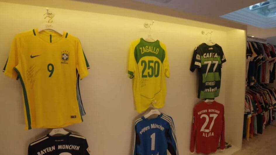 Ídolo do Verdão tem coleção histórica (Foto: Podpah, Reprodução)