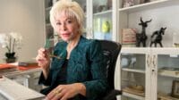 Isabel Allende celebra nova versão de A Casa dos Espíritos e autenticidade da produção em espanhol