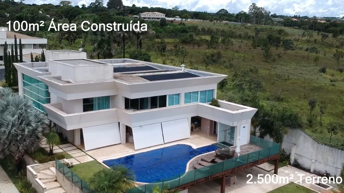 mans&atilde;o de Flavio Bolsonaro
