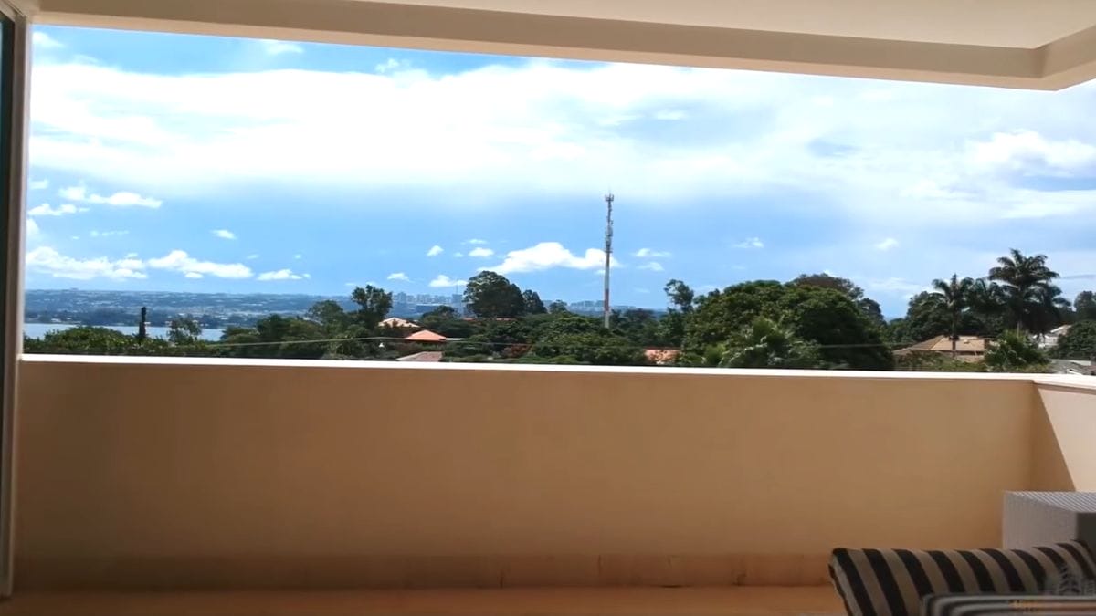 mans&atilde;o de Flavio Bolsonaro