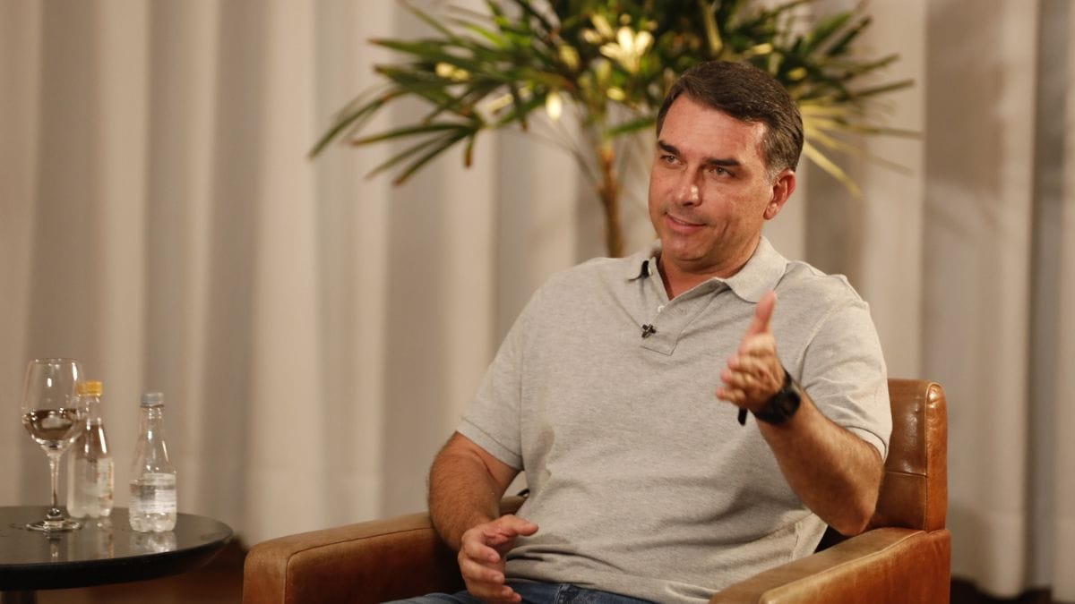 Flávio Bolsonaro explica chapa em SC e vê Senado “mais propício” a impeachment no STF em 2027
