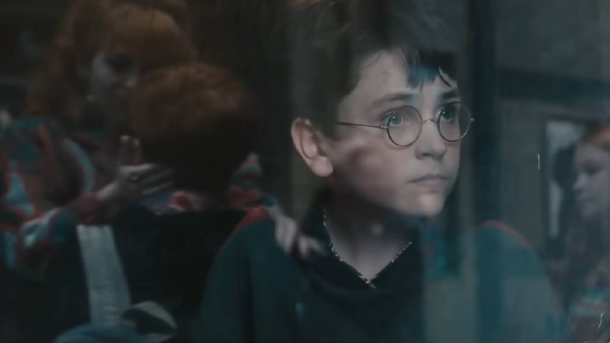 Enquanto Gina Weasley aguarda nova escala&ccedil;&atilde;o, o trio principal est&aacute; pronto: Dominic McLaughlin (Harry), Arabella Stanton (Hermione) e Alastair Stout (Ron) j&aacute; foram anunciados! (Reprodu&ccedil;&atilde;o, Youtube/ Divulga&ccedil;&atilde;o)