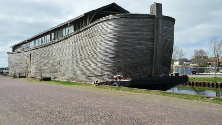 Estruturas que remetem à Arca são foco de curiosidade, embora arqueólogos acadêmicos tratem a busca pelos restos reais do navio como uma missão ingênua (Imagem: Pexels)