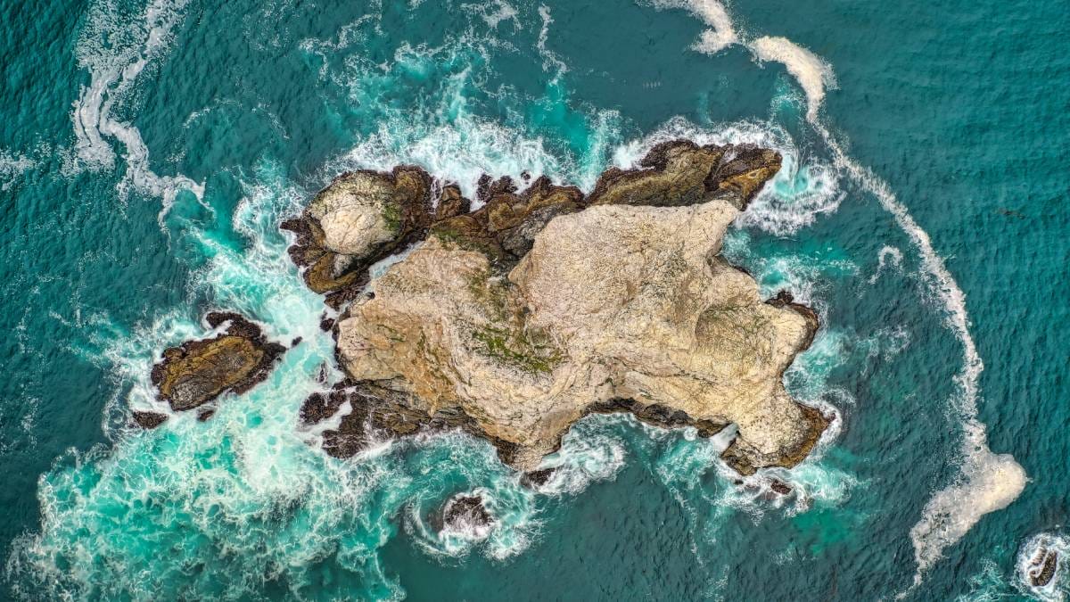 Onde o isolamento molda o cotidiano. (Foto: Wikimedia Commons)