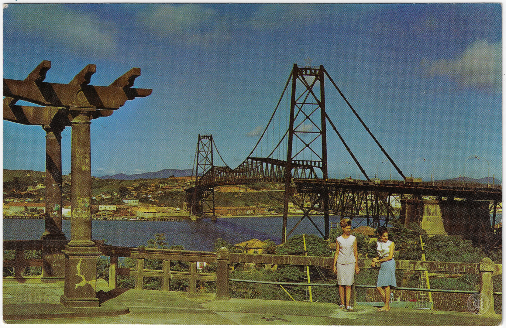 Panor&acirc;mica da Ponte Herc&iacute;lio Luz em Florian&oacute;polis