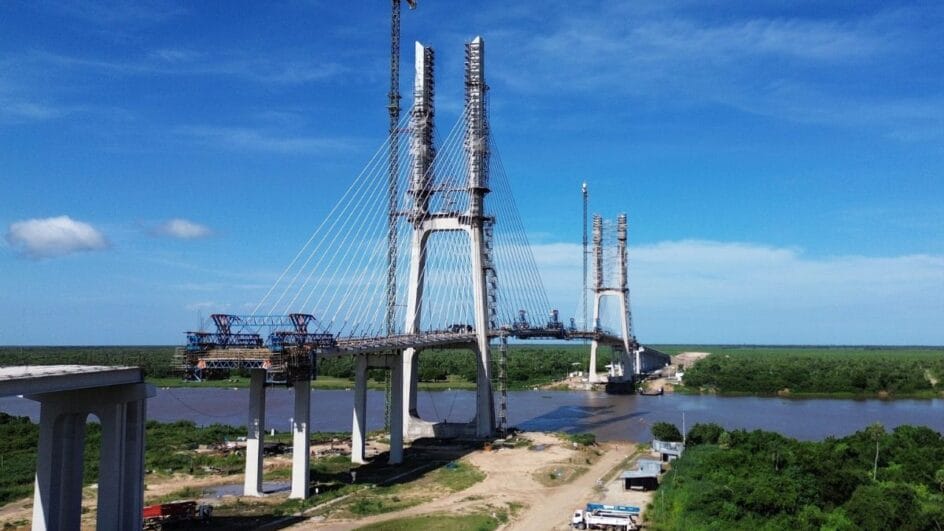 ponte sobre o Rio Paragua