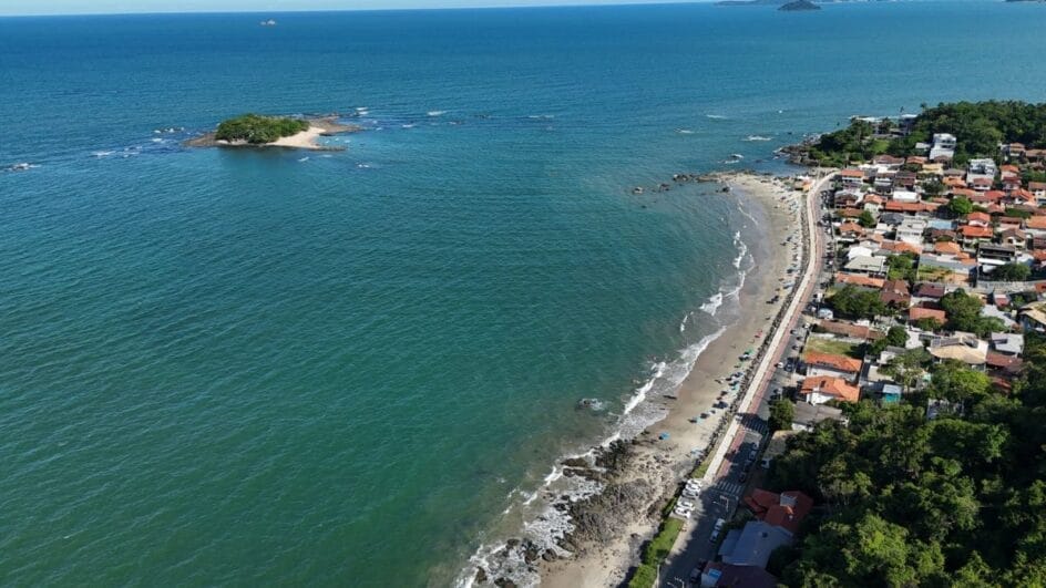 Barra Velha, praia vista de cima, obras em Barra Velha