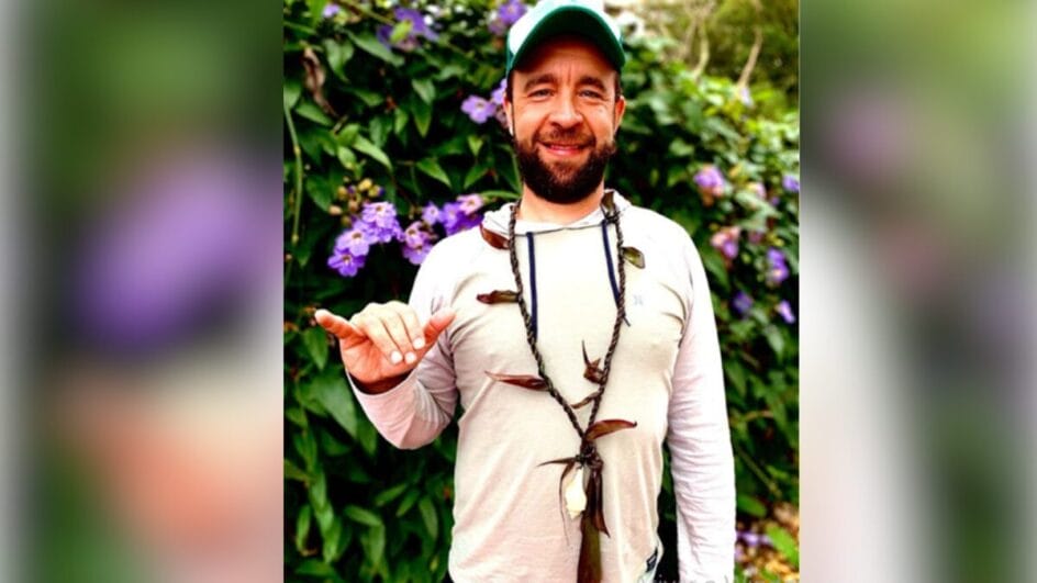 Surfista de SC vai para UTI após ser atingido por no coração por peixe-espada na Costa Rica