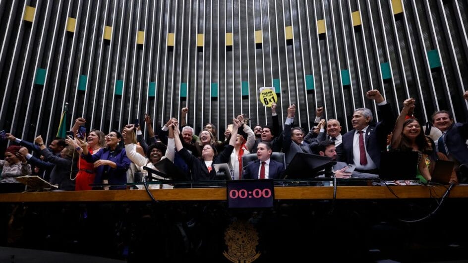 Câmara dos Deputados aprova fim da escala 6x1