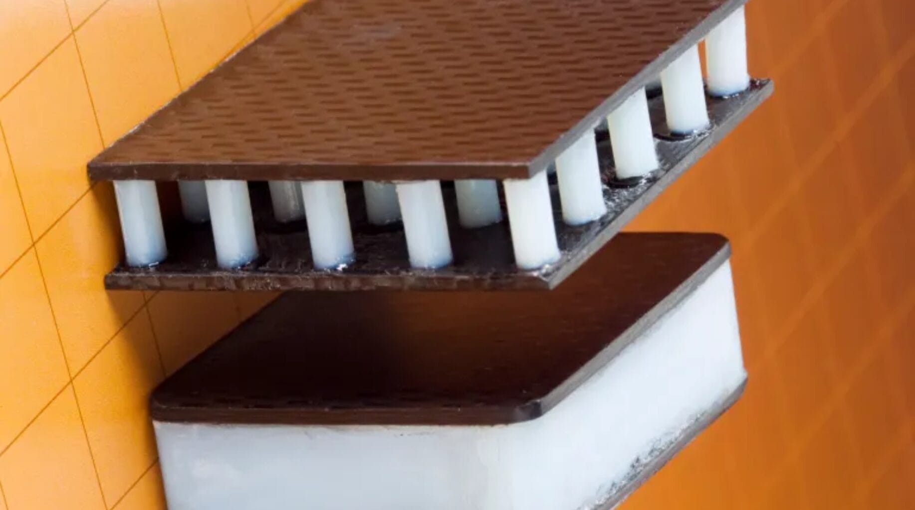 Corte de painel de isolamento térmico com aerogel utilizado em rovers da NASA em Marte