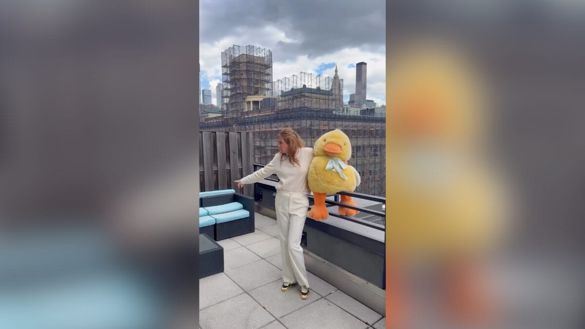 Aos 56 anos apresentadora mostra apartamento em Nova York