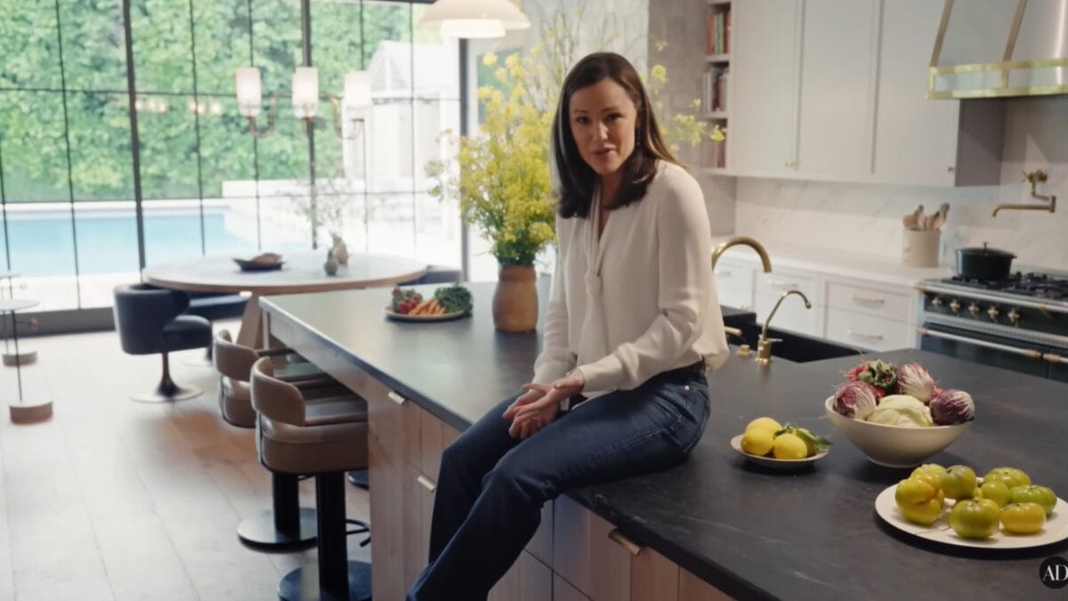 Jennifer Garner em sua cozinha 