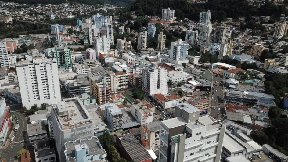 Suspeito relatou desavenças anteriores com o jovem, que teriam motivado o crime (Foto: Prefeitura de Joaçaba, Divulgação)