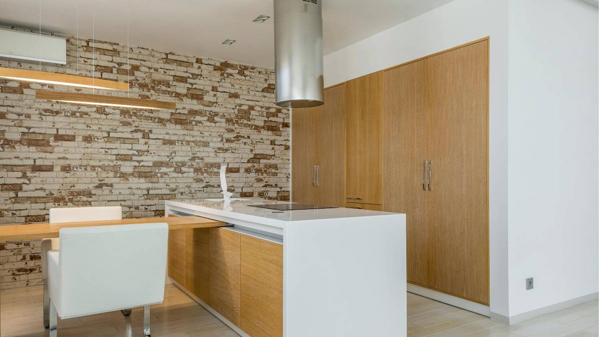 Aos poucos, essas partículas se acumulam em armários, paredes e eletrodomésticos (Foto: Pexels)