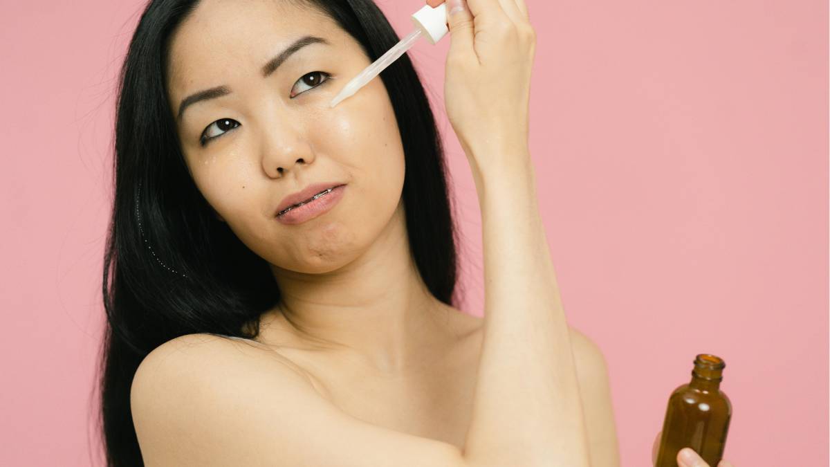 Menos exagero, mais equilíbrio, uma estética que foge do padrão comum (Foto: Pexels)