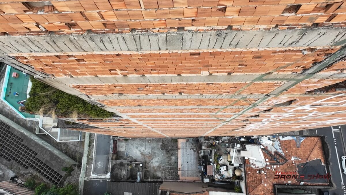 Pr&eacute;dio de 25 andares abandonado no centro de S&atilde;o Paulo