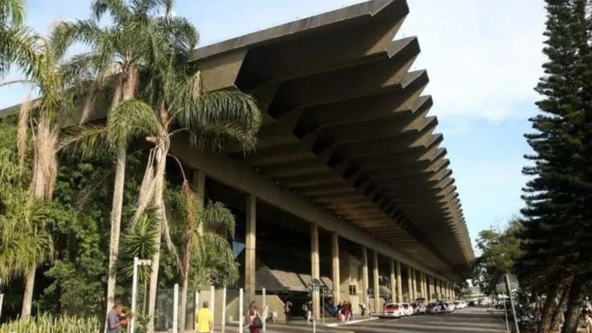 fachada do terminal rodoviário rita maria em Florianópolis