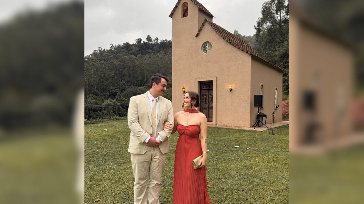 A história por trás da imagem de Santo Antônio que cruzou o oceano para unir casal de SC