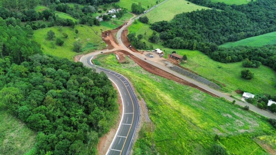 Pavimentação da SC-492, entre os municípios de Romelândia e São Miguel da Boa Vista