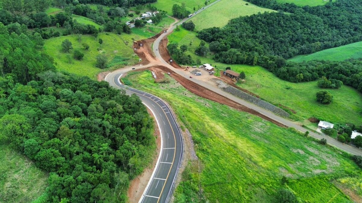 Pavimentação da SC-492, entre os municípios de Romelândia e São Miguel da Boa Vista