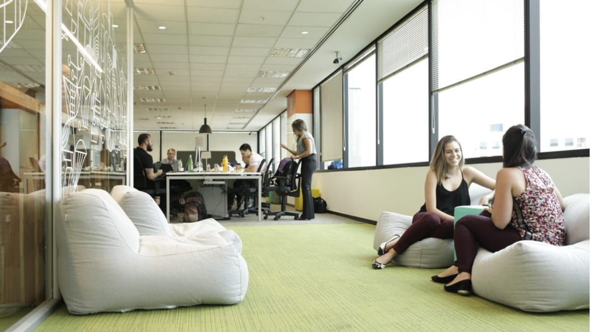 Ambiente presencial do Itaú (Foto Divulgação, Itaú via Linkedin)