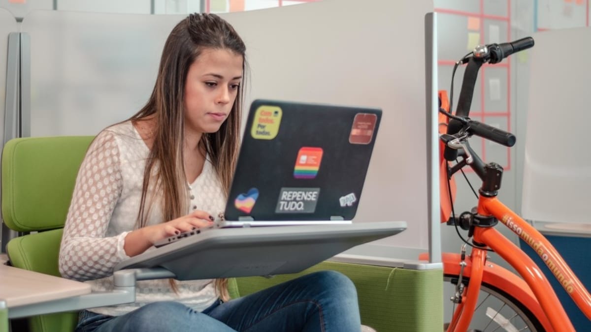 Ambiente presencial do Itaú (Foto Divulgação, Itaú via Linkedin)