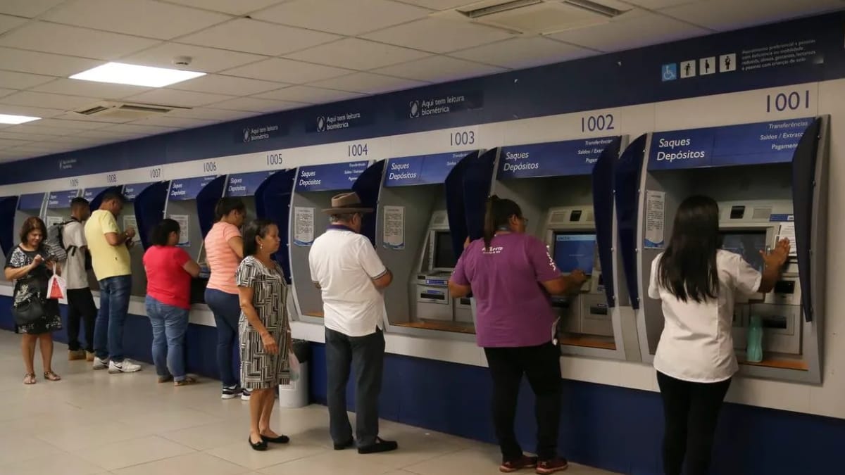 Bancos funcionam com horário reduzido (Foro: Reprodução, José Cruz, Agência Brasil)