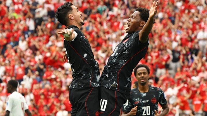 Canadá venceu de goleada e lidera o grupo (Foto: Reuters, Agustin Marcarian)