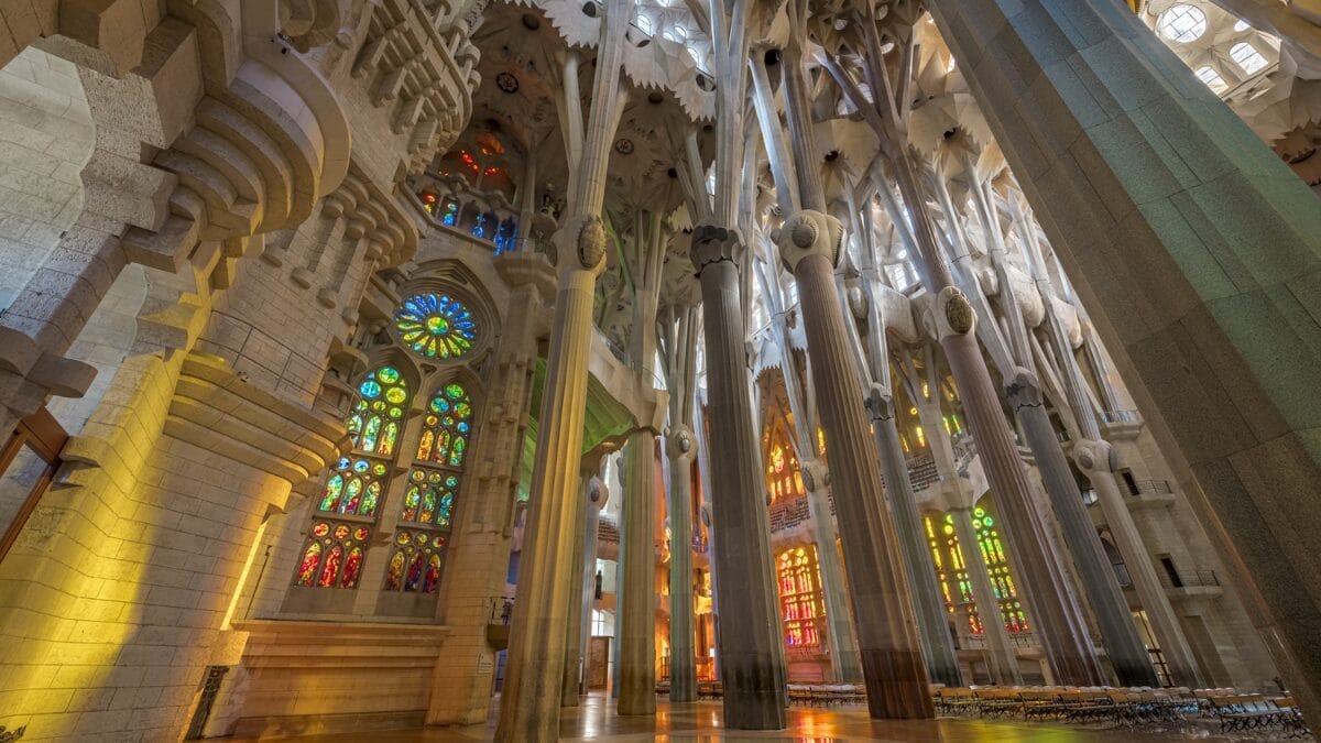 Em Barcelona, Papa ir&aacute; inaugurar torre central da Bas&iacute;lica Sagrada Fam&iacute;lia