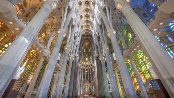 Em Barcelona, Papa irá inaugurar torre central da Basílica Sagrada Família (4)