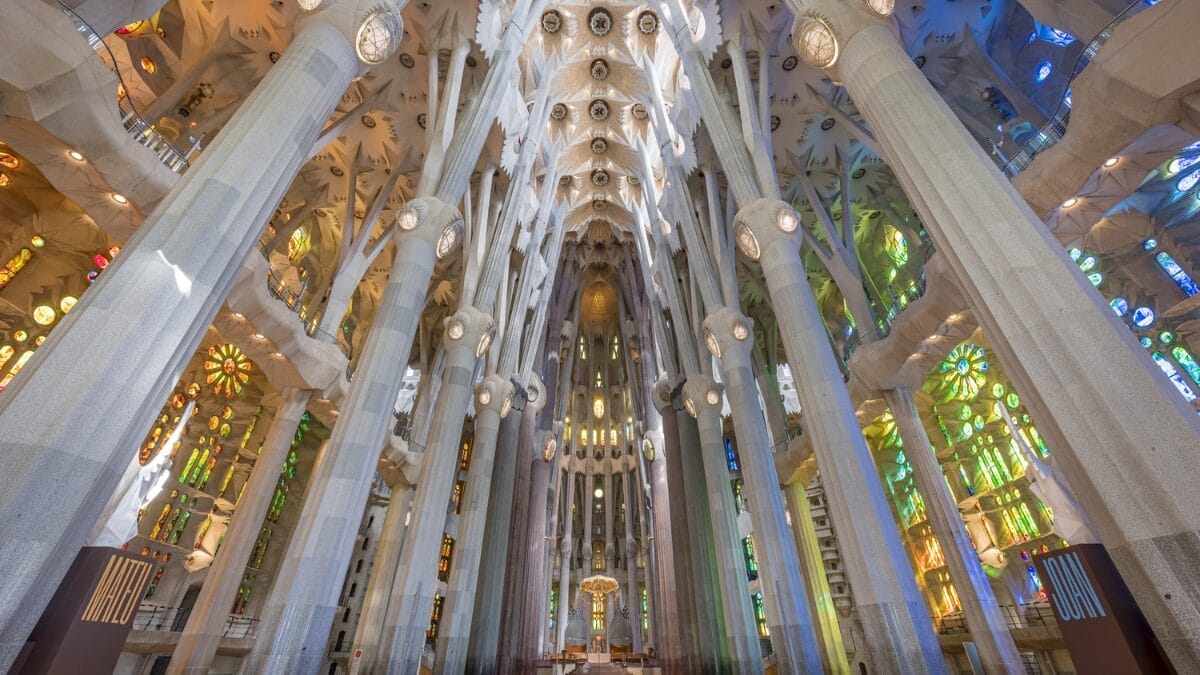 Em Barcelona, Papa ir&aacute; inaugurar torre central da Bas&iacute;lica Sagrada Fam&iacute;lia (4)