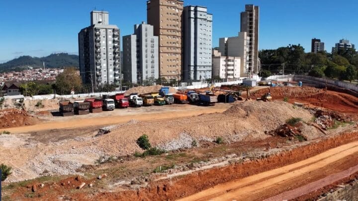 Estádio do Bragantino se transformou em "estacionamento gigante" (Foto: BP Drones, Youtube, Reprodução)