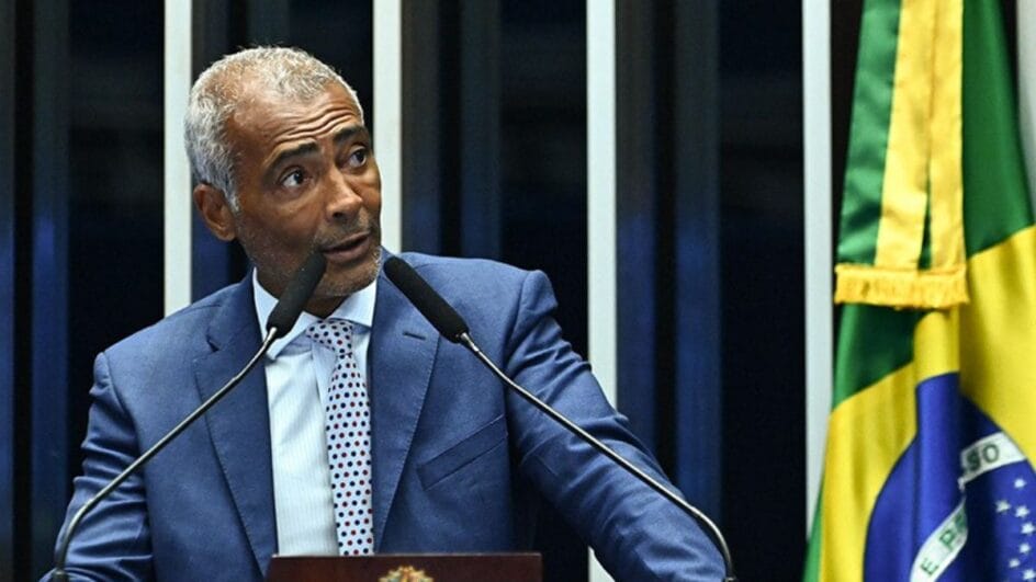 Parlamentar Romário manifesta posicionamento favorável ao avanço do texto normativo nas comissões (Foto: Andressa Anholete, Agência Senado)
