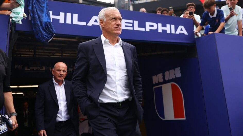 Didier Deschamps não vai comandar a França na última rodada da fase de grupos (Foto: REUTERS)