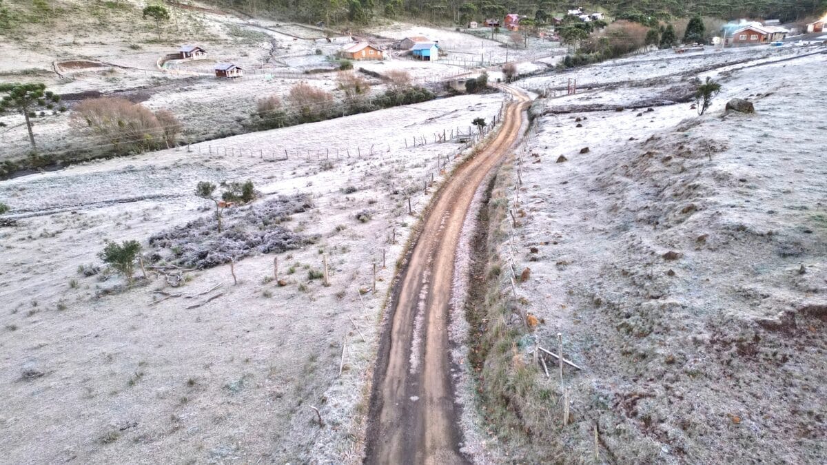 paisagem coberta de geada