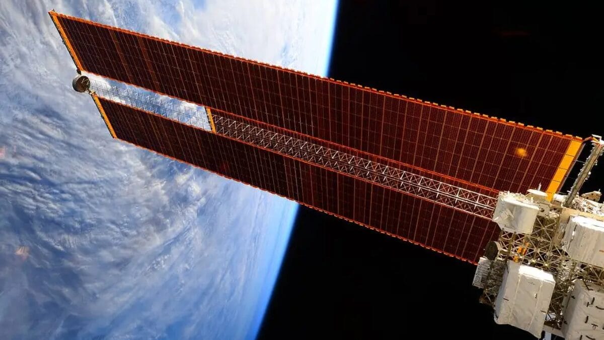 Japão quer cercar a Lua de painéis solares para enviar energia à Terra (4)