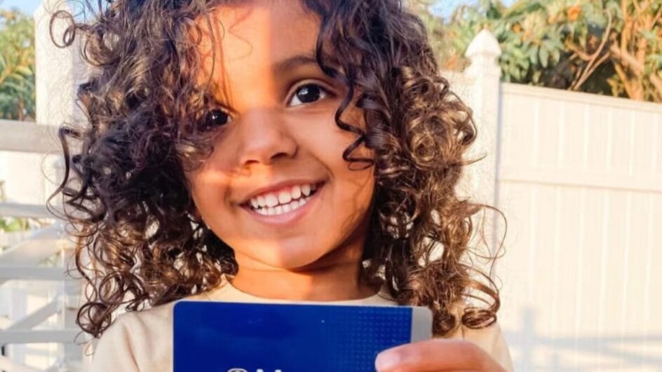 Kashe Quest, aos 6 anos, menina com QI semelhante ao de Albert Einstein mantém infância comum