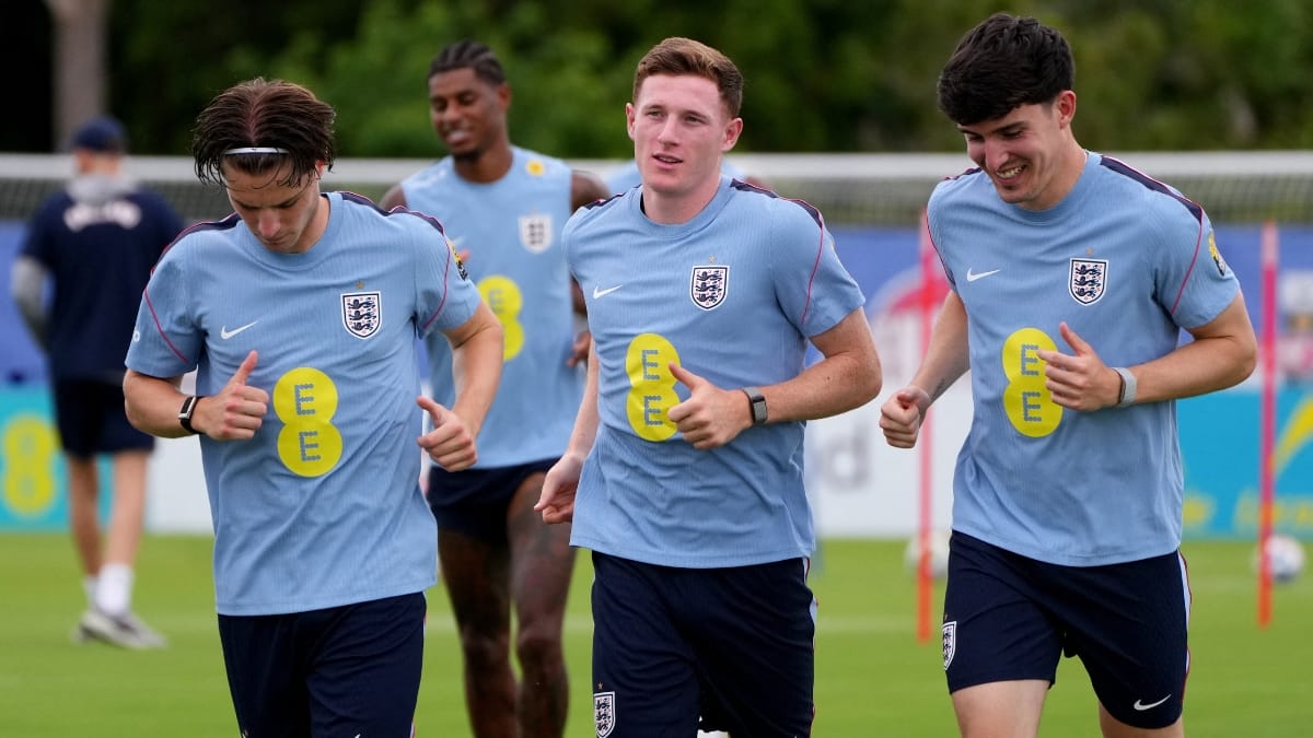 Meio-campista Elliot Anderson está com a seleção da Inglaterra na Copa do Mundo (Foto: IMAGN IMAGES via Reuters)