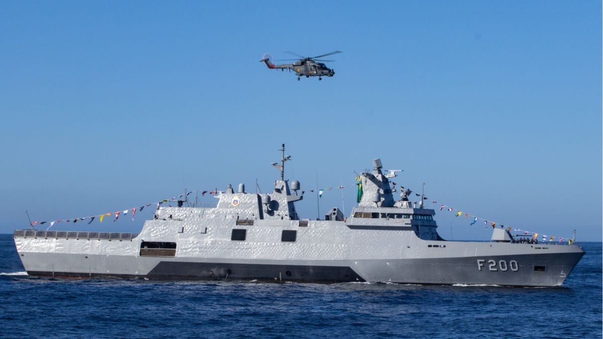 Marinha do Brasil lan&ccedil;a Fragata &ldquo;Cunha Moreira&rdquo; em Itaja&iacute; (Foto: Divulga&ccedil;&atilde;o, Marinha do Brasil)