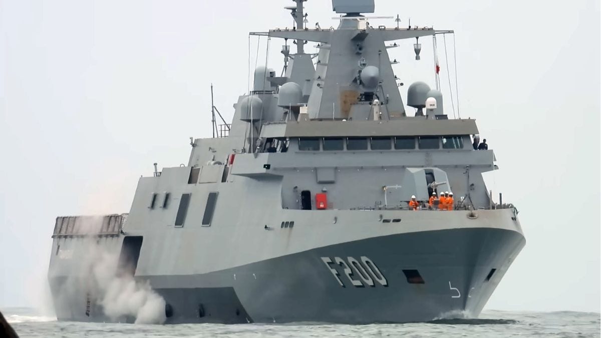 Marinha do Brasil lan&ccedil;a Fragata &ldquo;Cunha Moreira&rdquo; em Itaja&iacute; (Foto: Divulga&ccedil;&atilde;o, Marinha do Brasil)