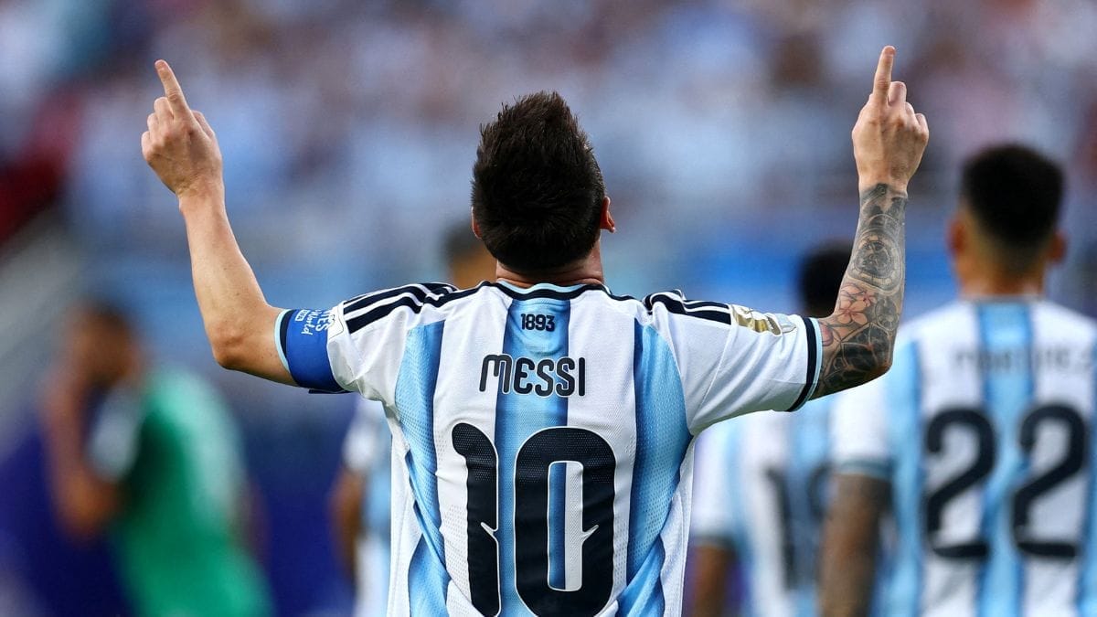 Messi deu show, fez os três da Argentina, e igualou Mirolave Klose com 16 gols na história das Copas (Foto: Claudia Greco, Reuters)