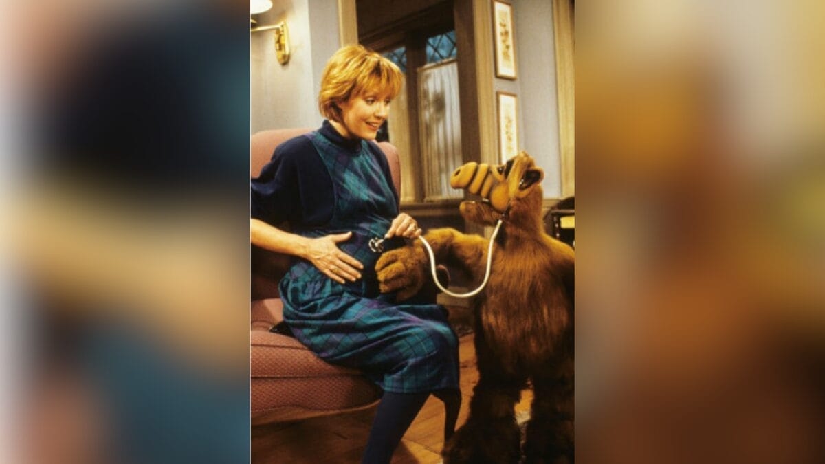 Morre Anne Schedden, aos 77 anos, atriz da s&eacute;rie Alf, o ETeimoso