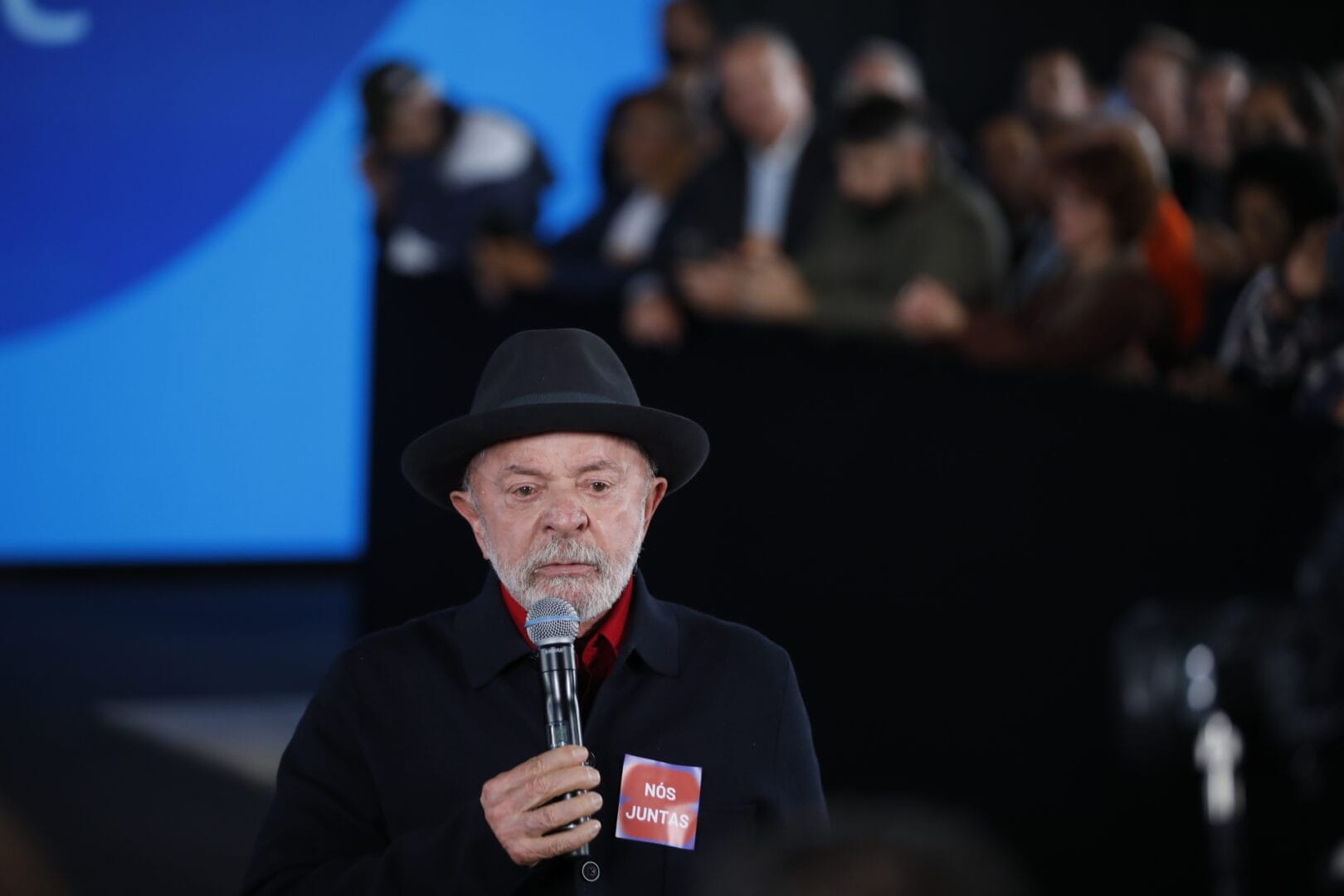 Em SC, Lula critica ausência e falta de parcerias do governador em obras